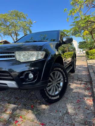 MITSUBISHI PAJERO 3.2 HPE 4X4 7 LUGARES 16V TURBO INTERCOOLER DIESEL 4P AUTOMÁTICO